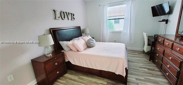 Building Photo - 355 NE 37th Terrace