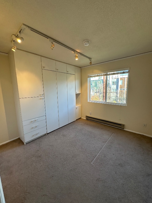 Building Photo - 1815 14th Ave