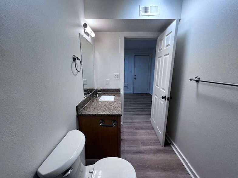 Building Photo - 699 30th St