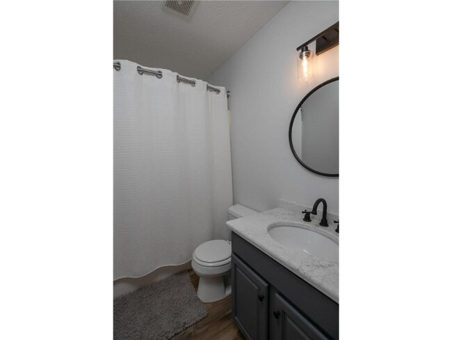 Building Photo - 578 Pointe Ct SW