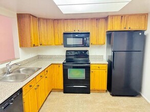 Building Photo - 5126 E Monte Vista Rd