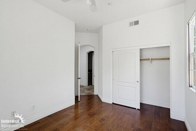 Building Photo - Elegant 5Bdm 3Ba Hilltop Home In Fallbrook!