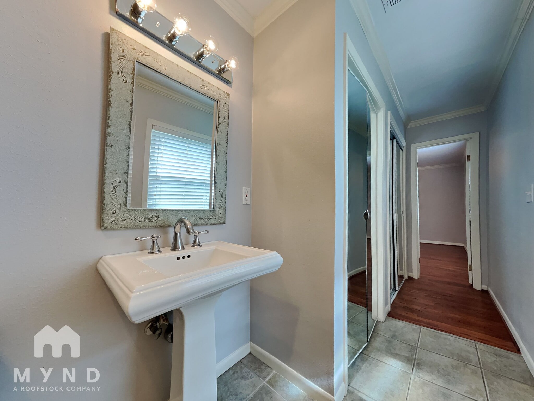 Building Photo - 7519 Schiller St