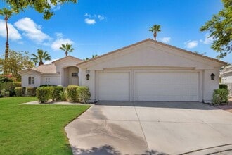 Building Photo - 47970 Vía Jardin