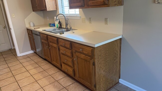 Building Photo - Sherwood Rental