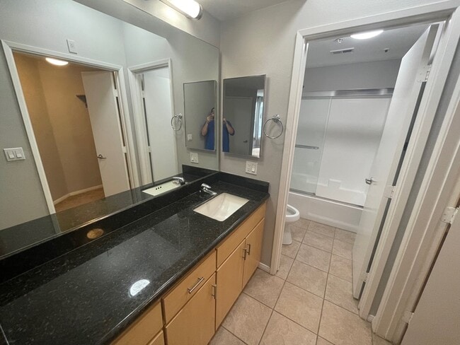 Building Photo - 101 W Market St