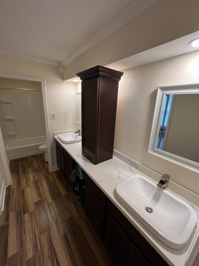 Building Photo - Spacious 5BR Home in Avalon – Dual Master Suites + Modern Updates!