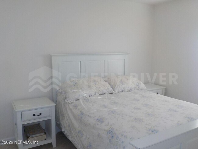 Building Photo - 1761 Oak Grove Dr S