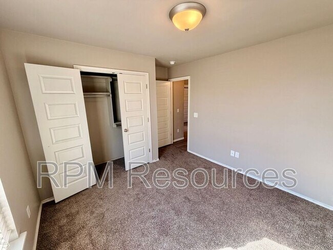 Building Photo - 3809 Brougham Way