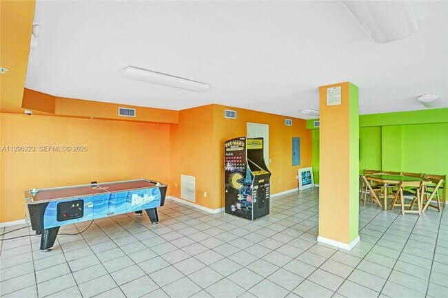 Building Photo - 3330 NE 190th St