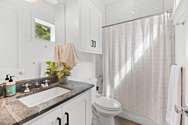 Building Photo - 3206 Garden Villa Ln