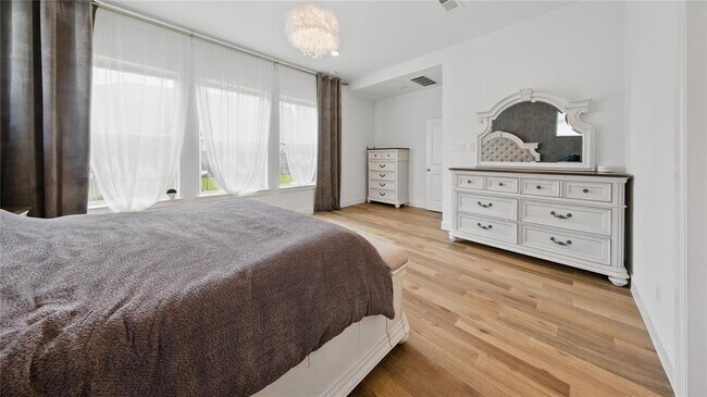 Building Photo - 2807 Kingly Pne Trl