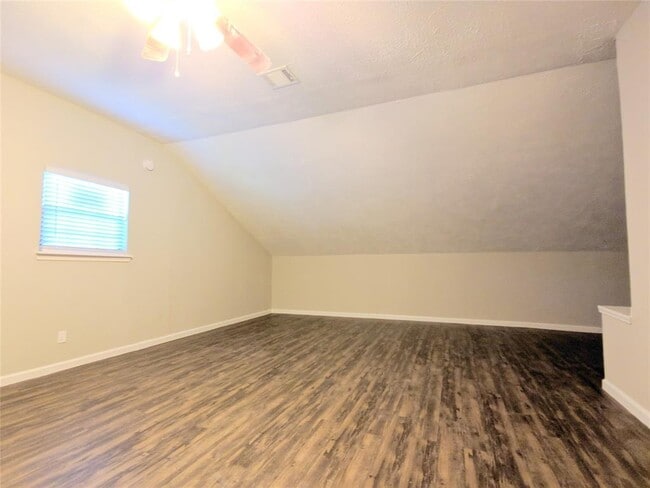 Building Photo - 18918 Walden Forest Dr