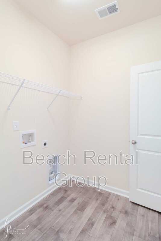 Building Photo - 313 Grv Pk Lp