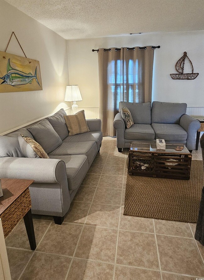 Building Photo - 1711 Fawn Vista Dr N