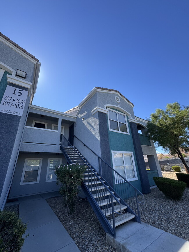 Building Photo - 2 Bed, 2 Bath Condo