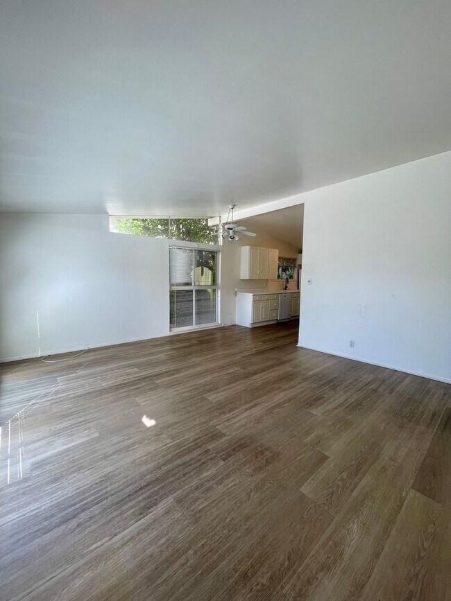 Building Photo - Classic Pierpont Beach House | 10-Month Lease | Just Steps to the Sand