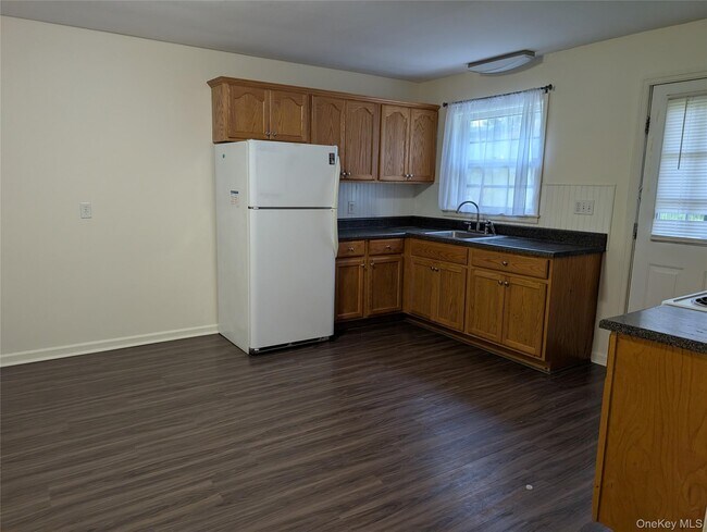 Building Photo - 33 E Vacation Dr