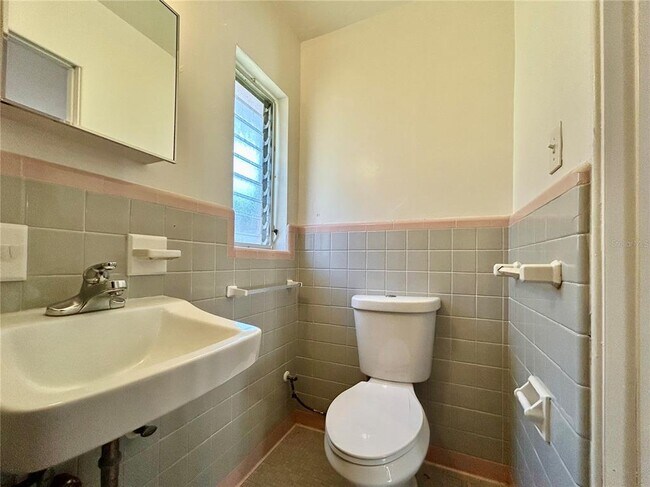 Building Photo - 3618 N Scenic Hwy