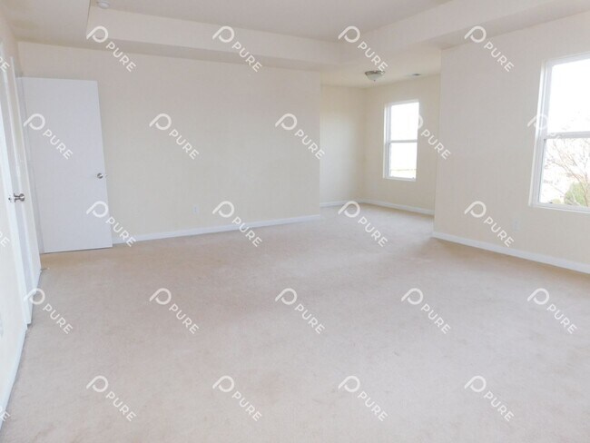 Building Photo - 108 Barnard St