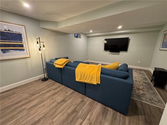 Building Photo - 25 Franklin Rd