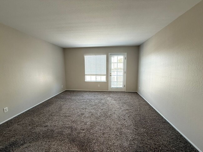 Building Photo - 21932 Nugget Canyon Dr