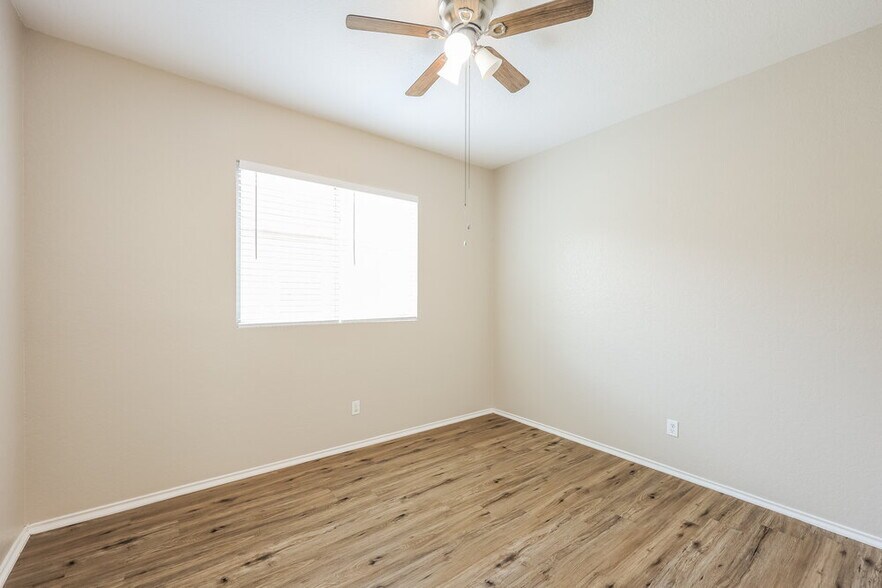 Building Photo - 27330 Wrought Iron