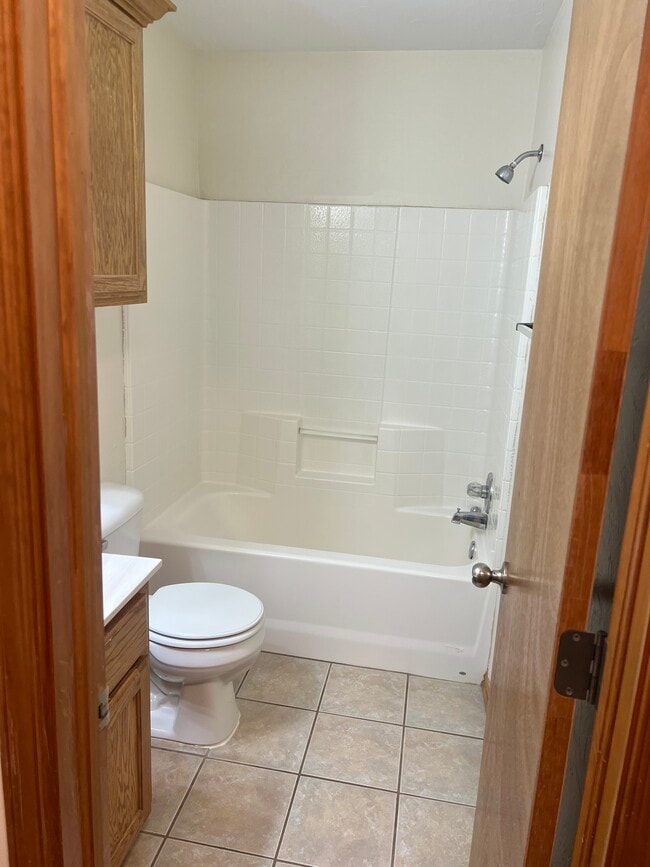 Building Photo - 1006 Aspen Ct