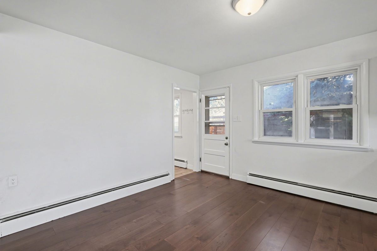 Building Photo - 2215 N Wahsatch Ave