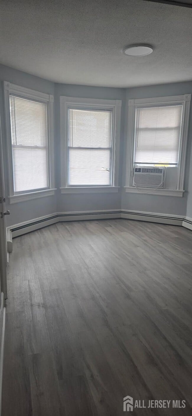 Building Photo - 272 Market St