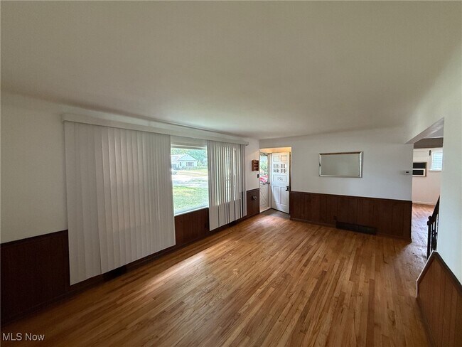 Building Photo - 1156 Haverston Rd