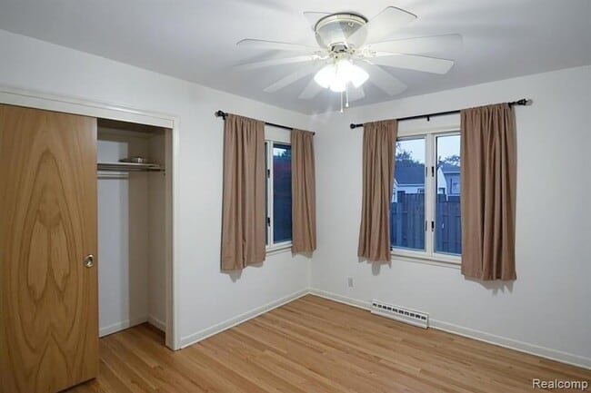 Building Photo - 734 N Monroe St