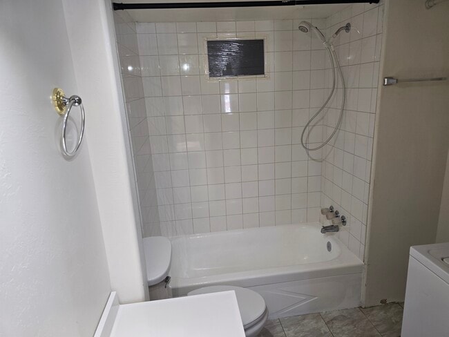 Building Photo - 419 W Golden Ave