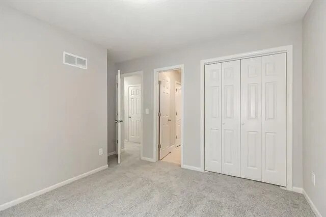 Building Photo - 1205 E Sleepy Hollow Dr
