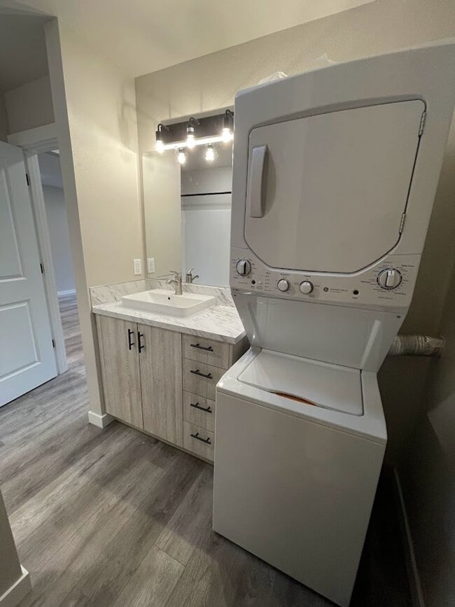 Building Photo - Newly Built 1 Bed, 1 Bath House with AC!