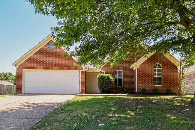Building Photo - 5746 Oakley St