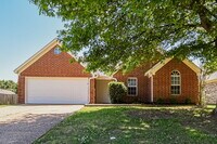 Building Photo - 5746 Oakley St
