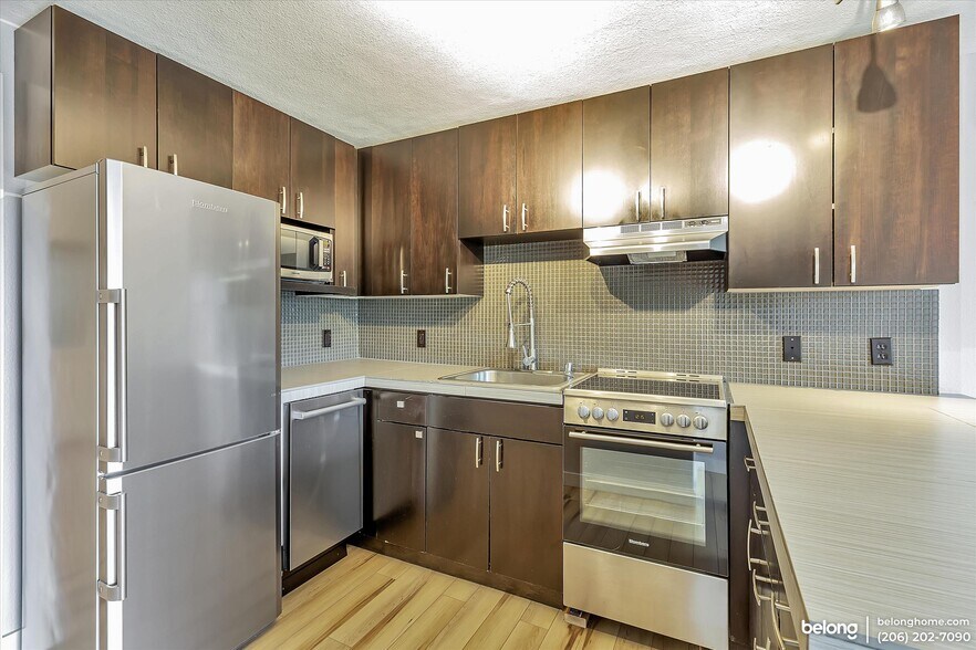 Building Photo - 752 Bellevue Ave E