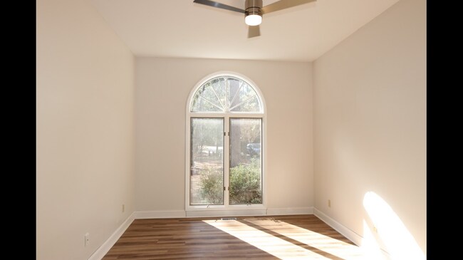 Building Photo - 6 Montclair Ct