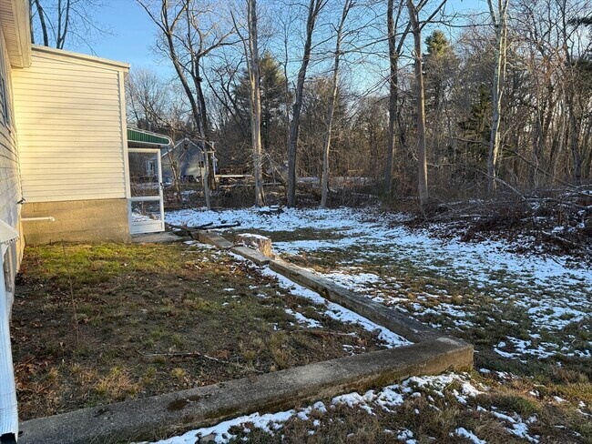 Building Photo - 414 Central St