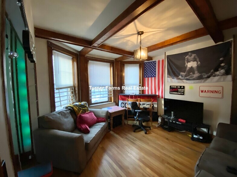 Building Photo - 174 Saint Alphonsus St