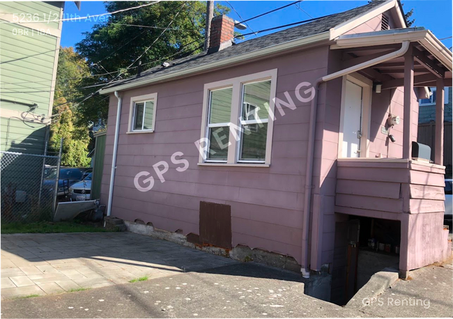 Primary Photo - 5236 1/2 11th Avenue NE-