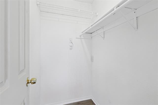 Building Photo - 9839 Walnut St