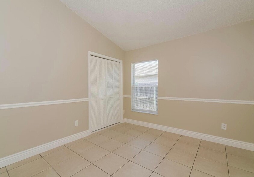Building Photo - 2900 Cool Breeze Cir