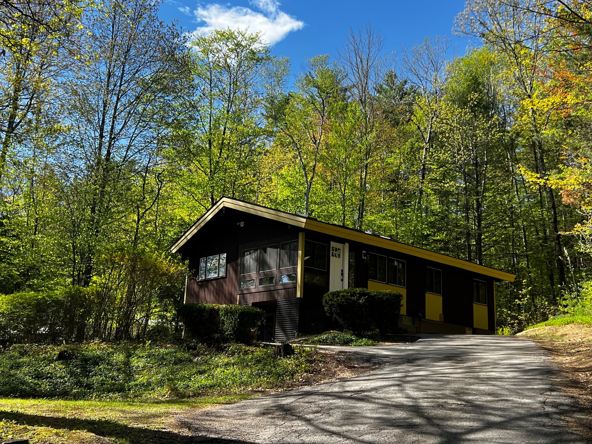 Building Photo - 69 Scenic Dr