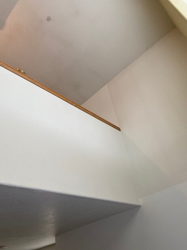 Building Photo - 6205 SE 92nd Ave