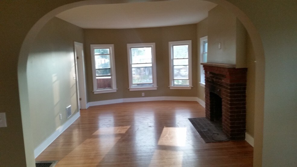 Building Photo - 171 Shotwell Park