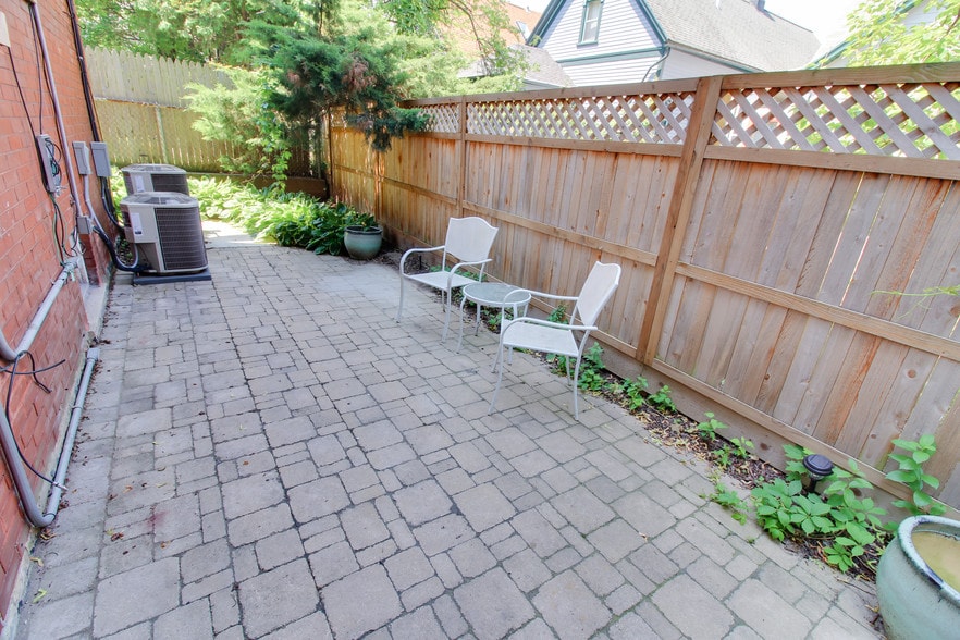 Private Backyard Patio - 1937 N Bartlett Ave
