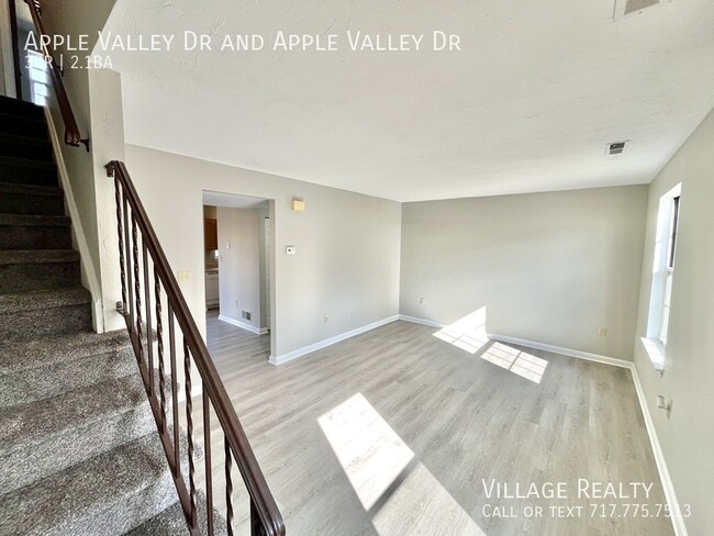 Building Photo - Extremely spacious 3-bed townhome in Dalla...