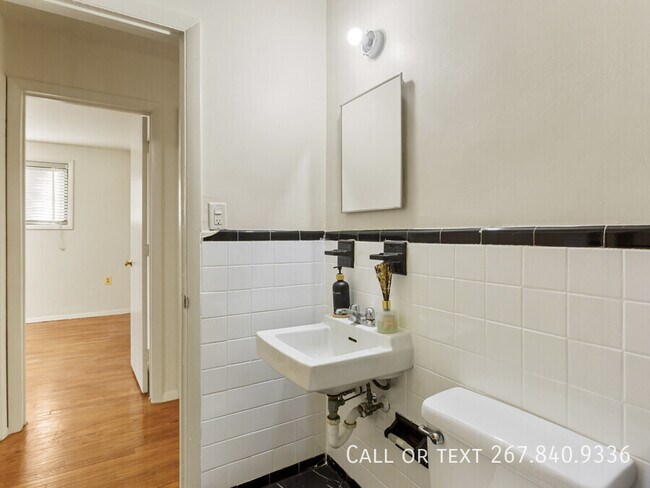 Building Photo - 4040 Livingston Rd SE